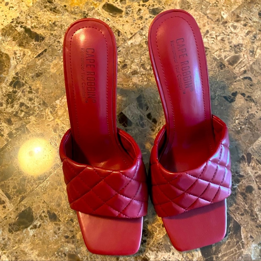 Red size 10 heels sexy red heels very comfort for a date night or night out